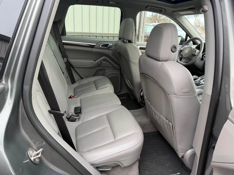 2014 Porsche 958 Cayenne S - Image 17 of 19
