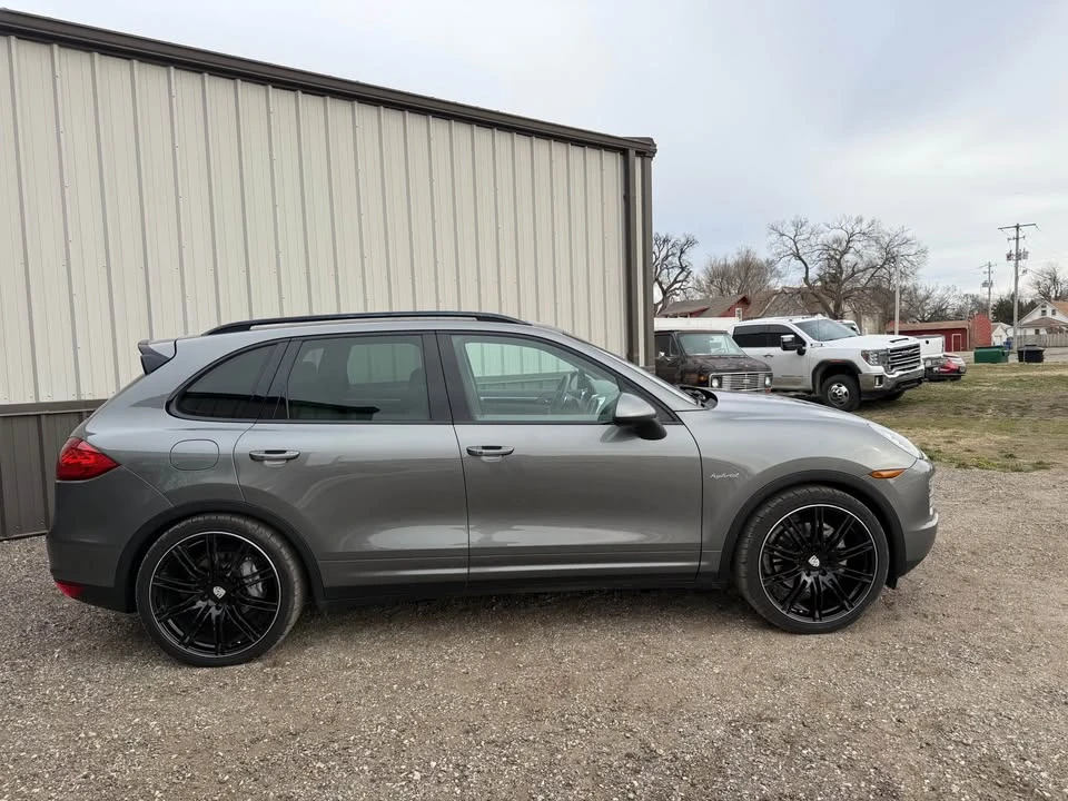 2014 Porsche 958 Cayenne S - Image 2 of 19