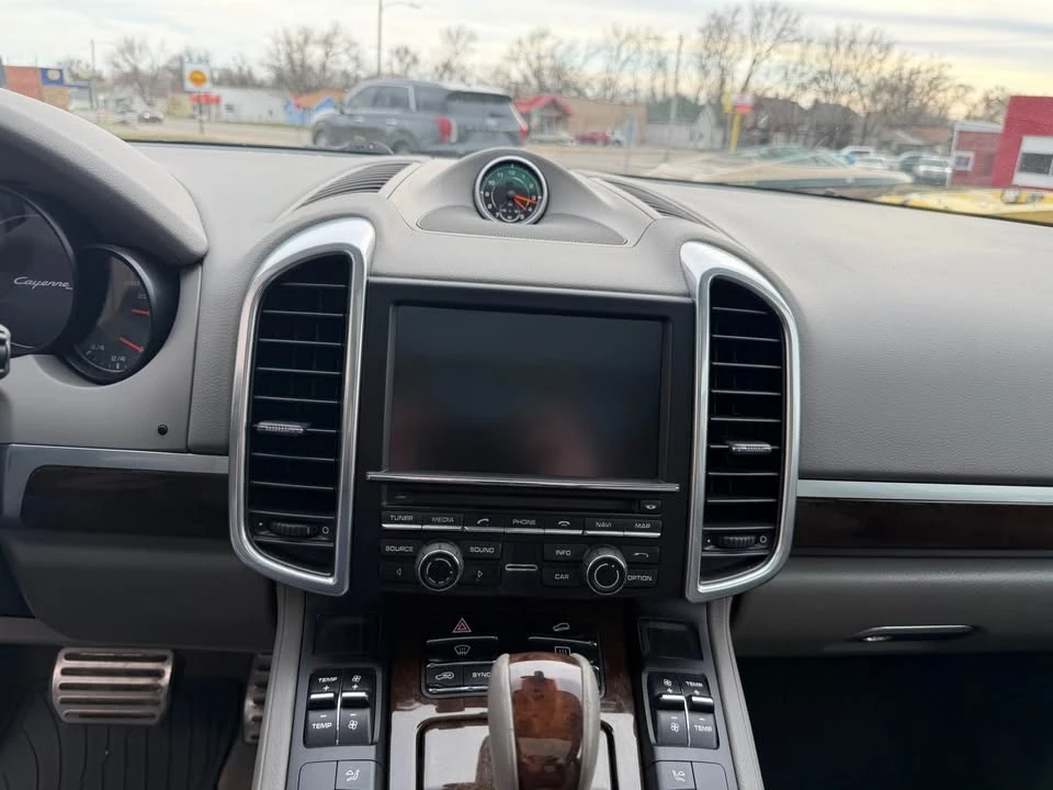 2014 Porsche 958 Cayenne S - Image 12 of 19