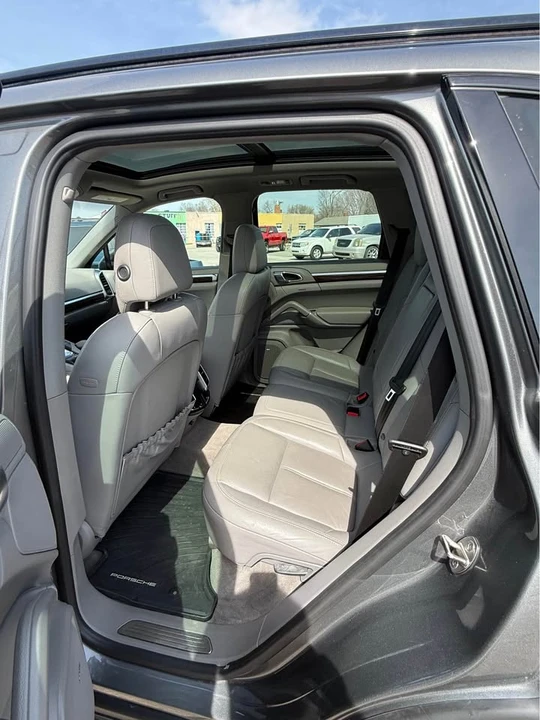 2014 Porsche 958 Cayenne S - Image 2 of 6