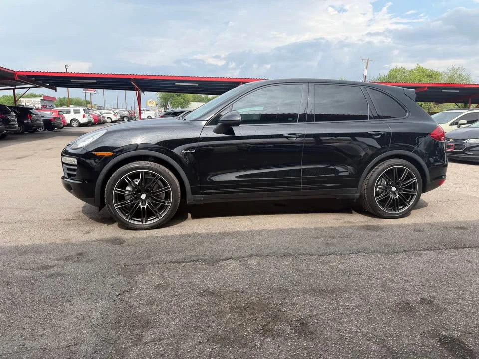 2014 Porsche 958 Cayenne S - Image 2 of 7