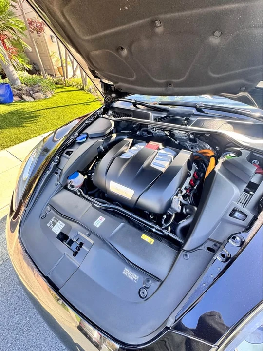 2014 Porsche 958 Cayenne S - Image 16 of 17