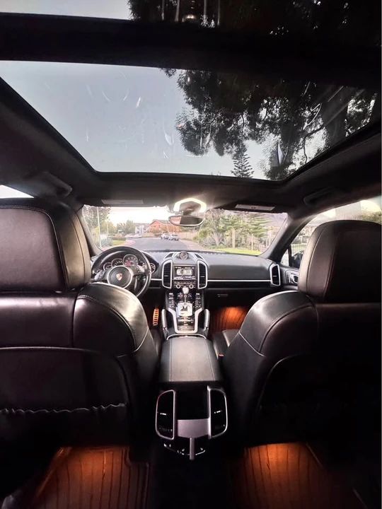 2014 Porsche 958 Cayenne S - Image 10 of 17