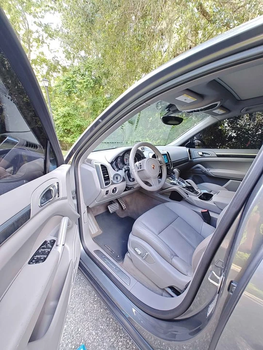 2014 Porsche 958 Cayenne - Image 10 of 21