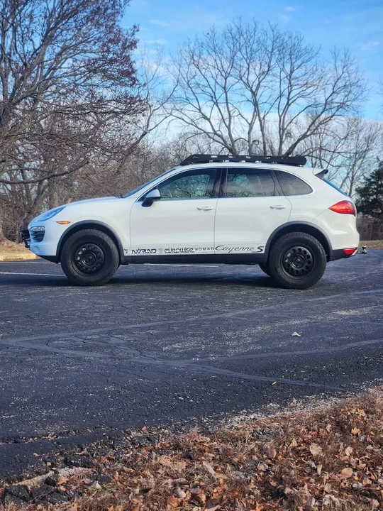 2014 Porsche 958 Cayenne S - Image 2 of 12