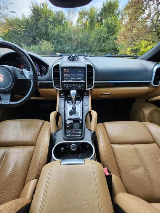 2014 Porsche 958 Cayenne S - Image 6 of 9