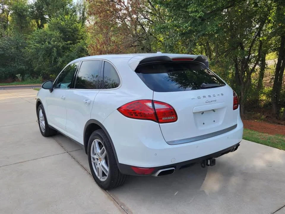 2014 Porsche 958 Cayenne S - Image 3 of 9