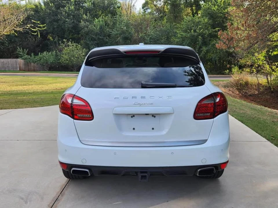 2014 Porsche 958 Cayenne S - Image 8 of 9