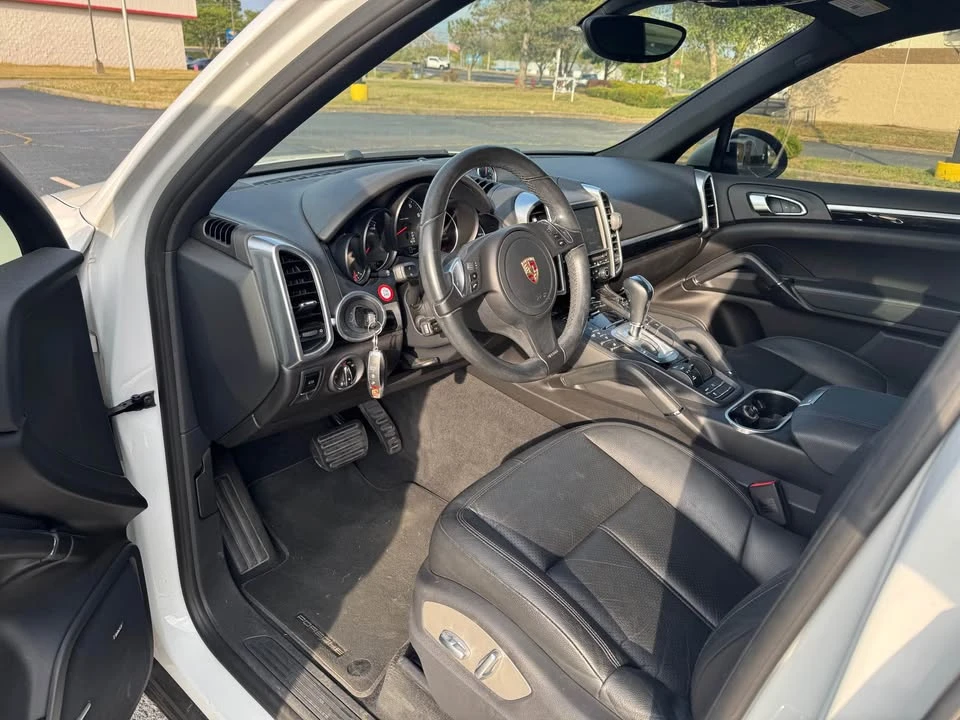 2014 Porsche 958 Cayenne S - Image 12 of 15