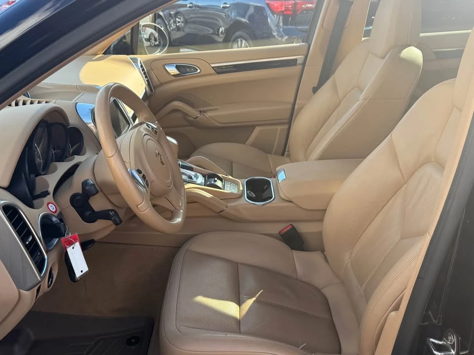 2014 Porsche 958 Cayenne S - Image 4 of 10