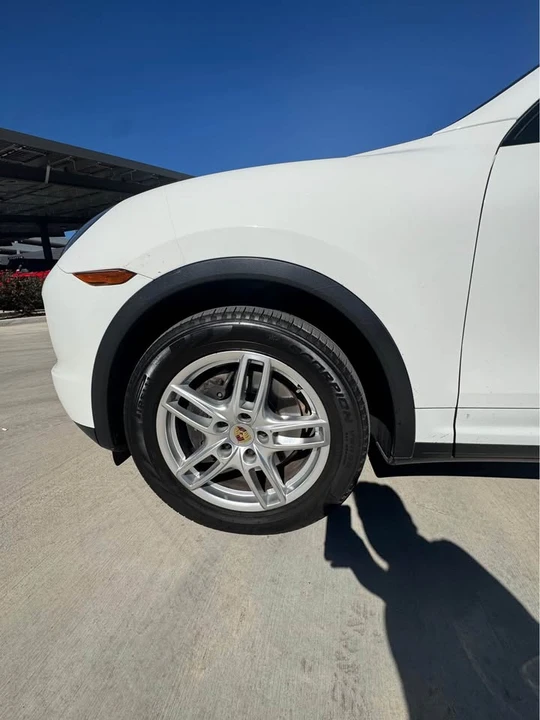 2014 Porsche 958 Cayenne S - Image 9 of 13