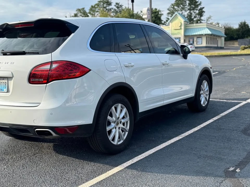 2014 Porsche 958 Cayenne S - Image 3 of 15