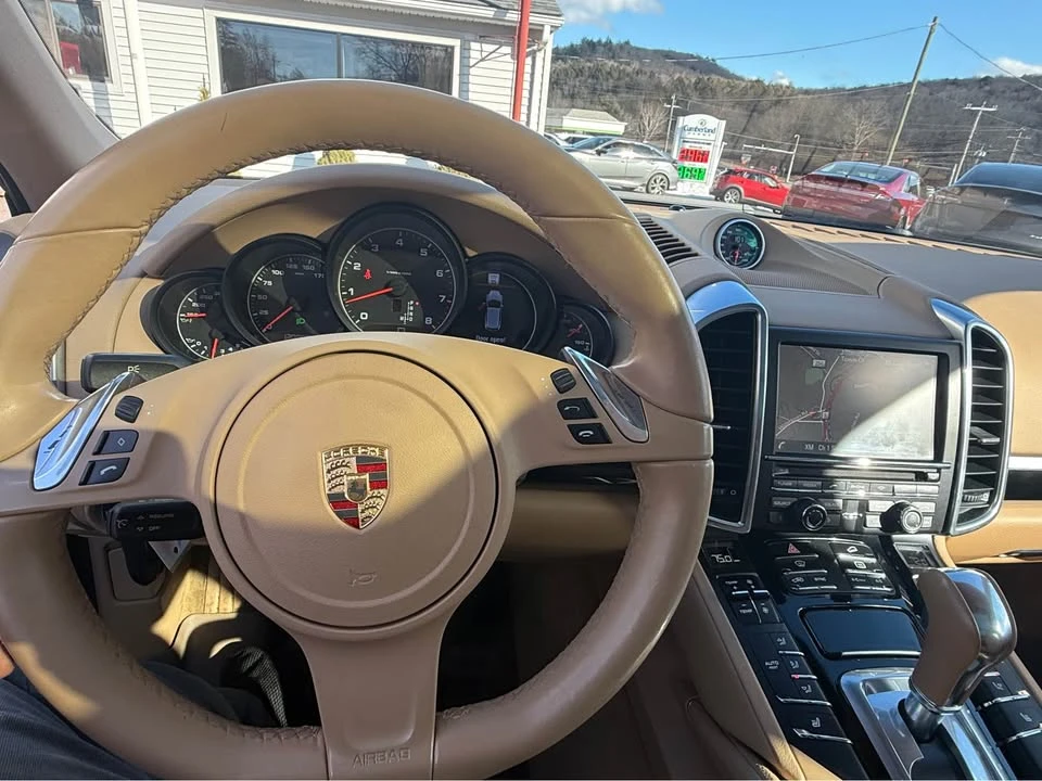 2014 Porsche 958 Cayenne S - Image 7 of 10