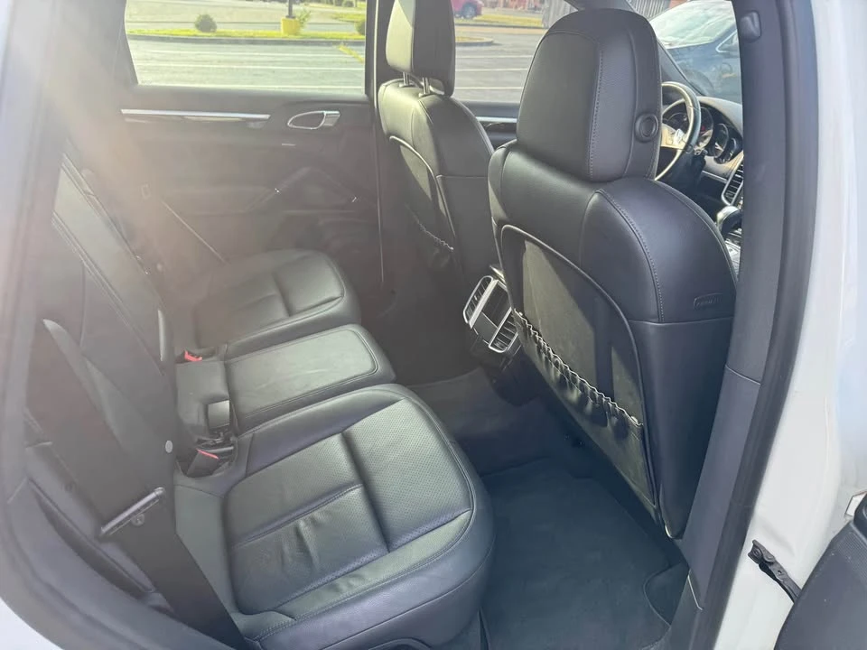 2014 Porsche 958 Cayenne S - Image 11 of 15