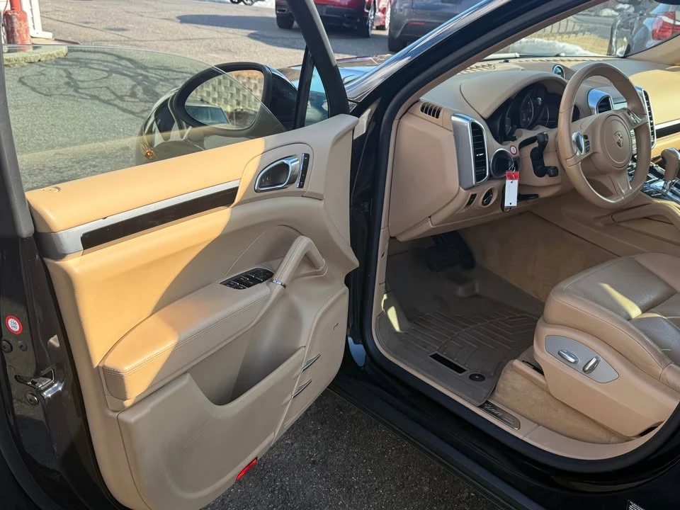 2014 Porsche 958 Cayenne S - Image 6 of 10