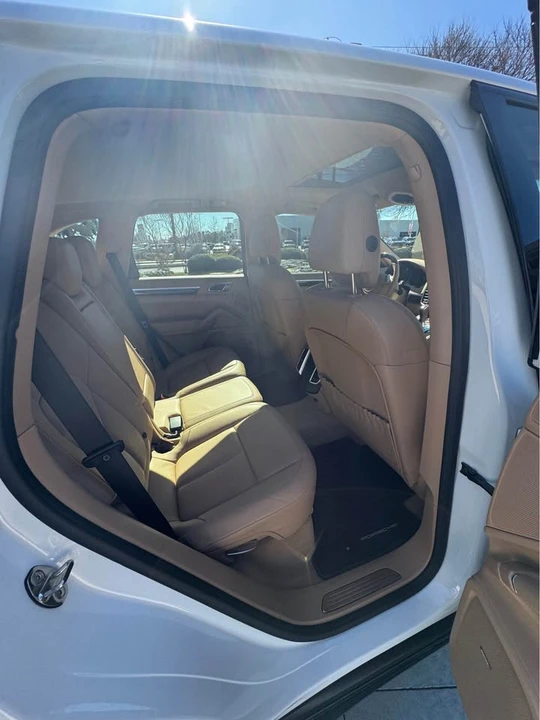 2014 Porsche 958 Cayenne S - Image 3 of 13