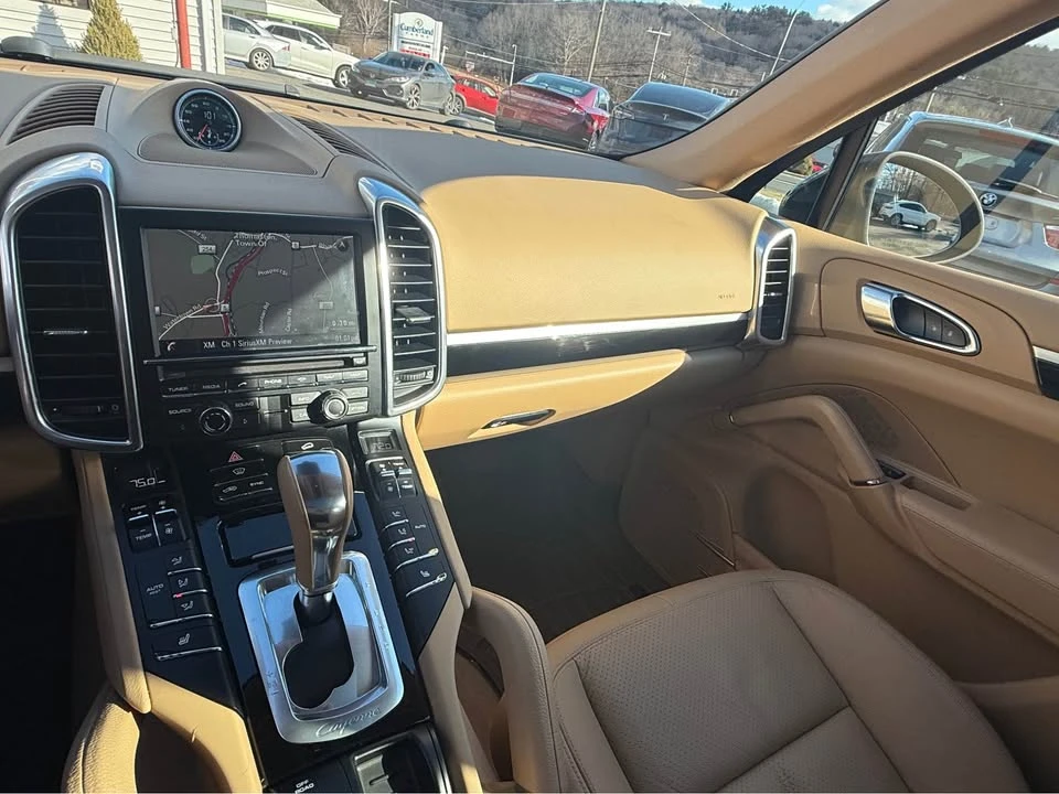 2014 Porsche 958 Cayenne S - Image 9 of 10