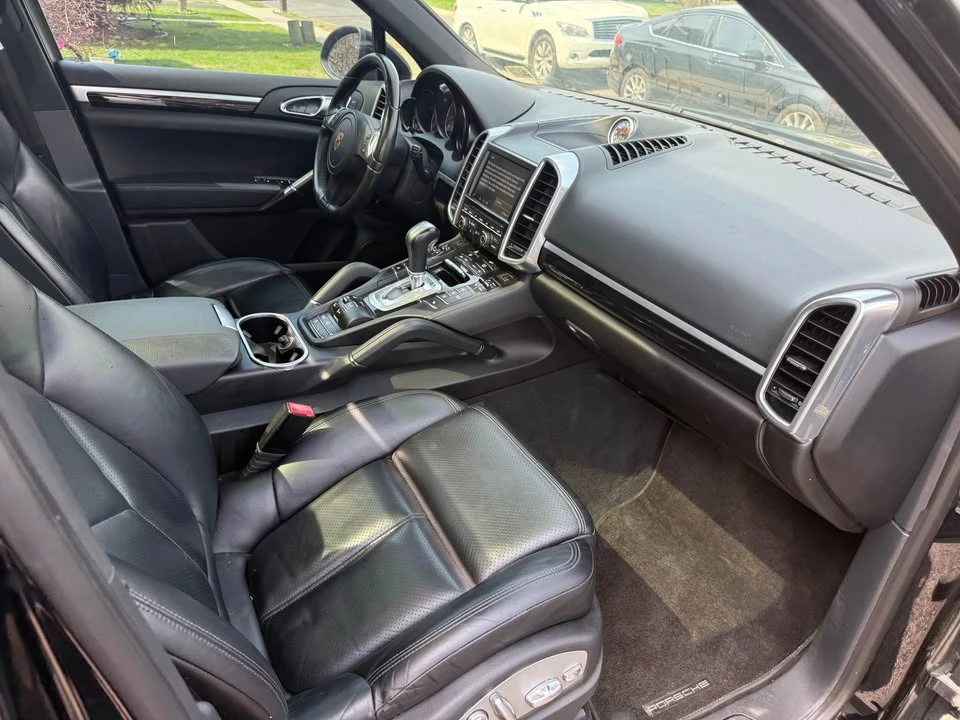 2014 Porsche 958 Cayenne S - Image 10 of 14