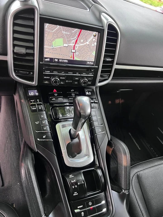 2014 Porsche 958 Cayenne S - Image 10 of 10