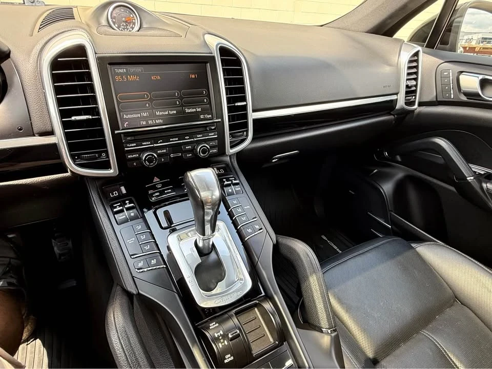 2014 Porsche 958 Cayenne S - Image 18 of 19