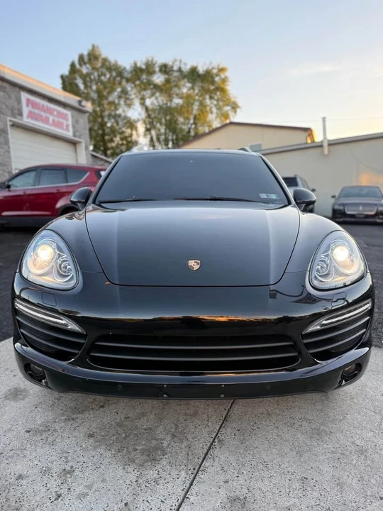2014 Porsche 958 Cayenne S - Image 2 of 11