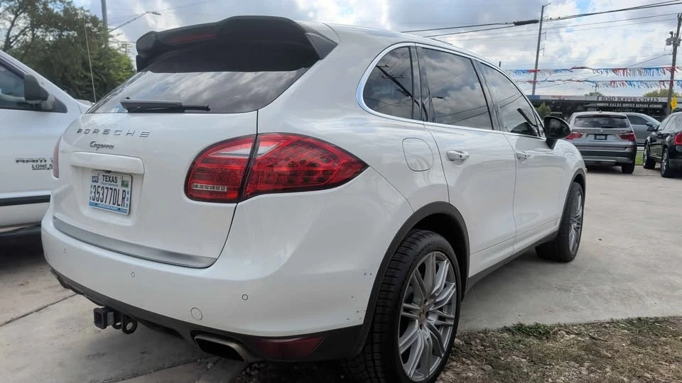 2014 Porsche 958 Cayenne S - Image 5 of 20