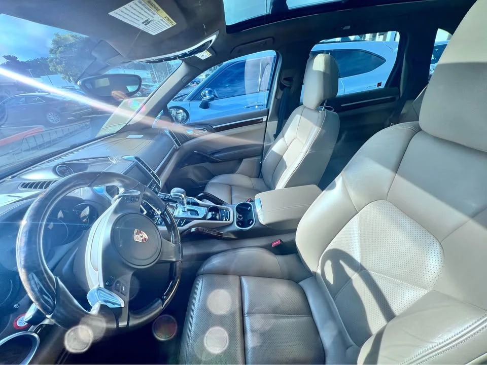 2014 Porsche 958 Cayenne S - Image 3 of 6