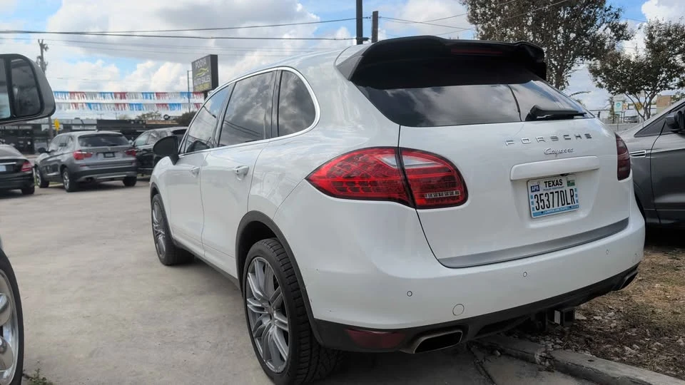 2014 Porsche 958 Cayenne S - Image 4 of 20