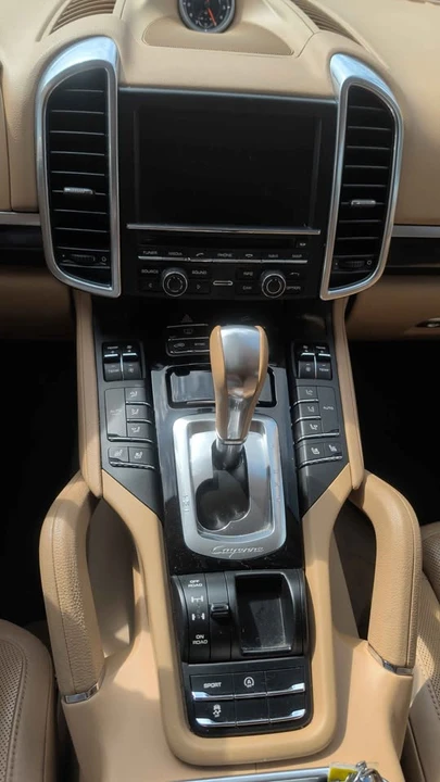 2014 Porsche 958 Cayenne S - Image 9 of 20
