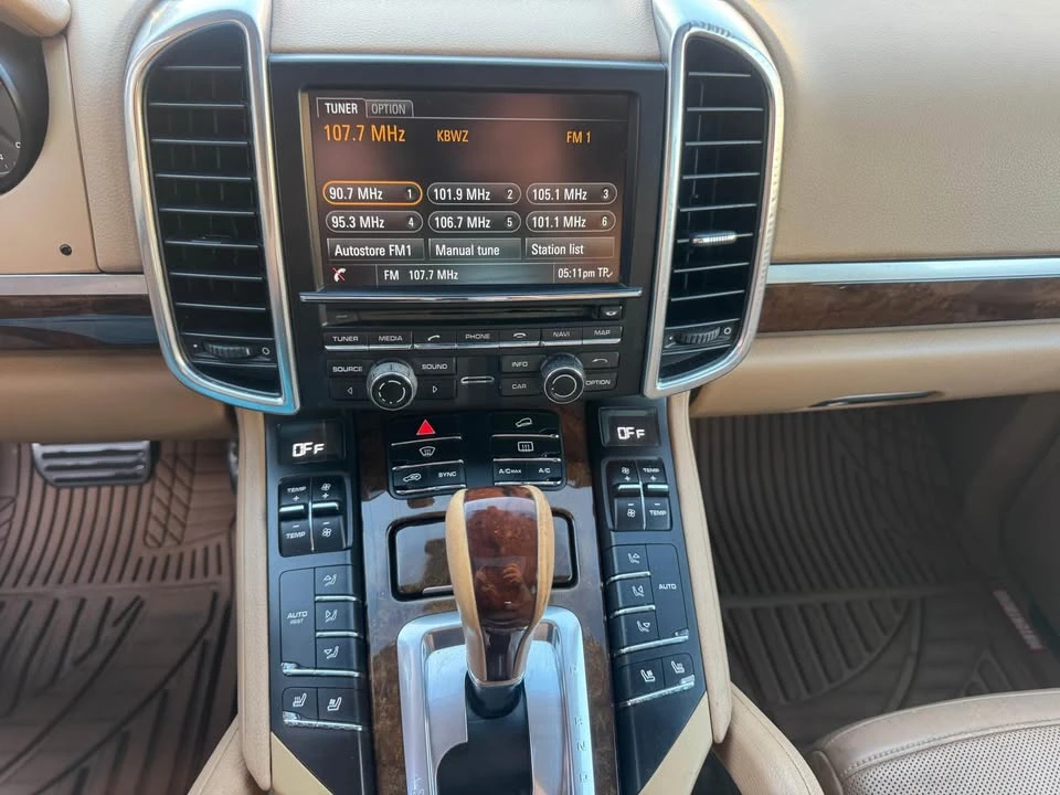 2014 Porsche 958 Cayenne S - Image 17 of 19