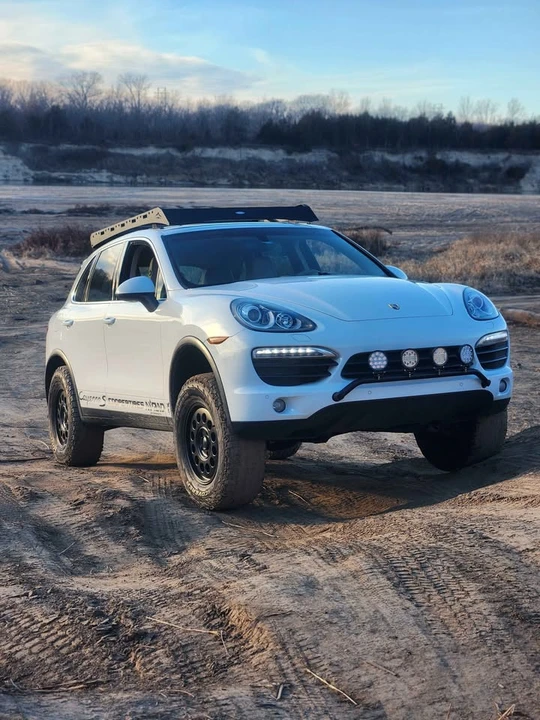 2014 Porsche 958 Cayenne S - Image 2 of 13