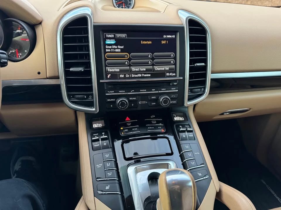 2014 Porsche 958 Cayenne S - Image 10 of 11