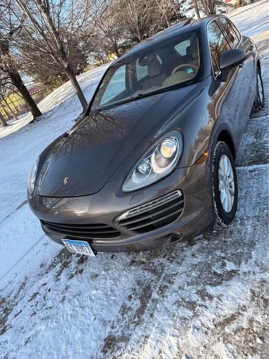 2014 Porsche 958 Cayenne S - Image 2 of 16