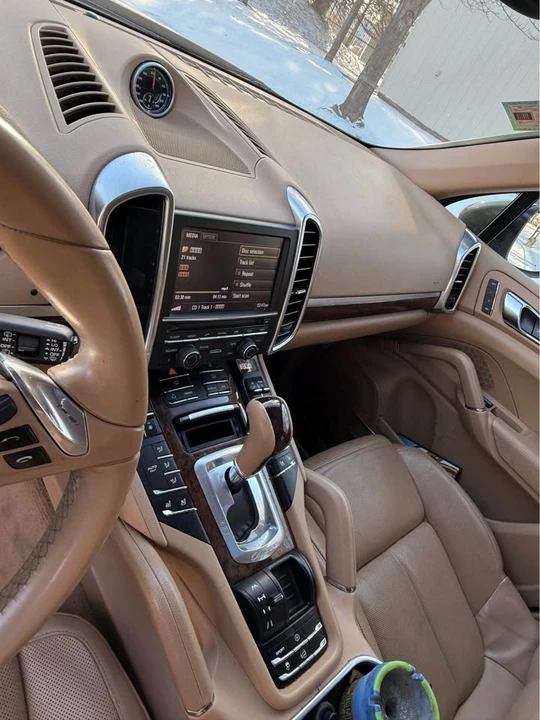 2014 Porsche 958 Cayenne S - Image 8 of 16
