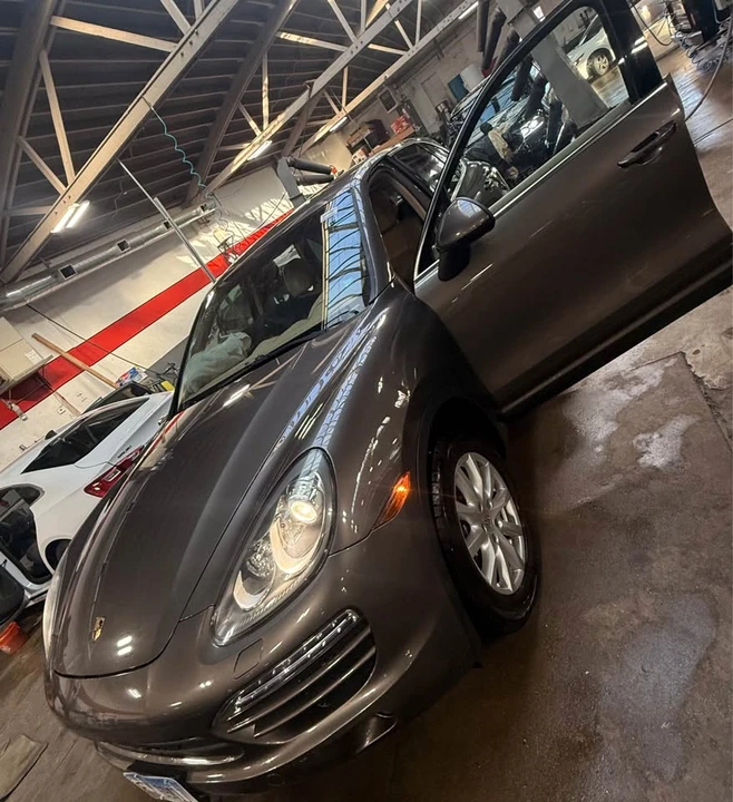 2014 Porsche 958 Cayenne S - Image 16 of 16