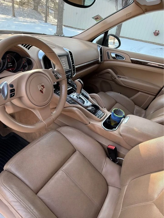 2014 Porsche 958 Cayenne S - Image 3 of 16