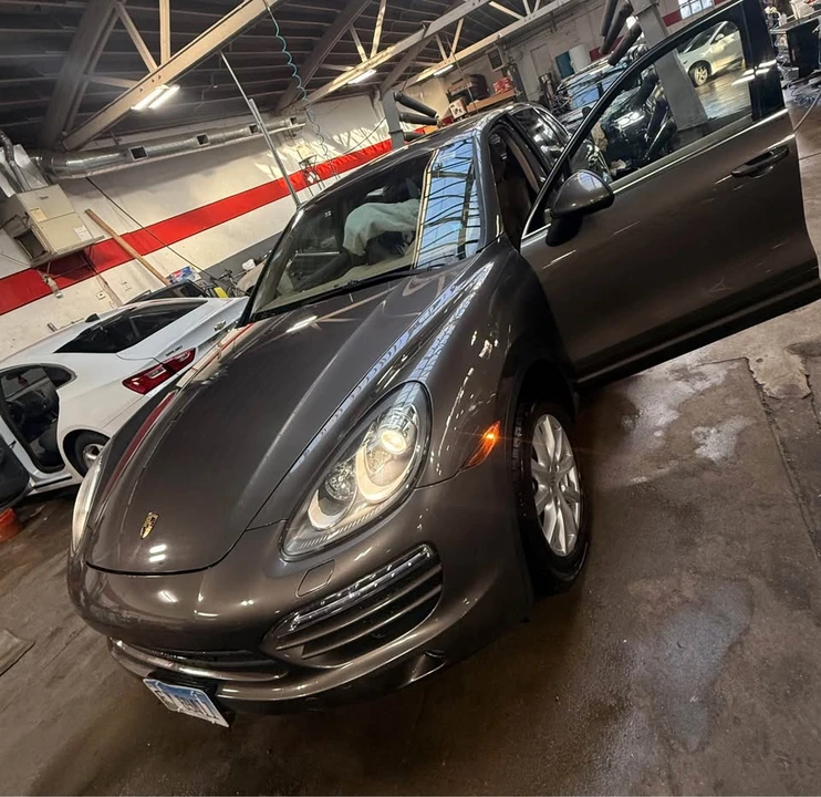 2014 Porsche 958 Cayenne S - Image 15 of 16