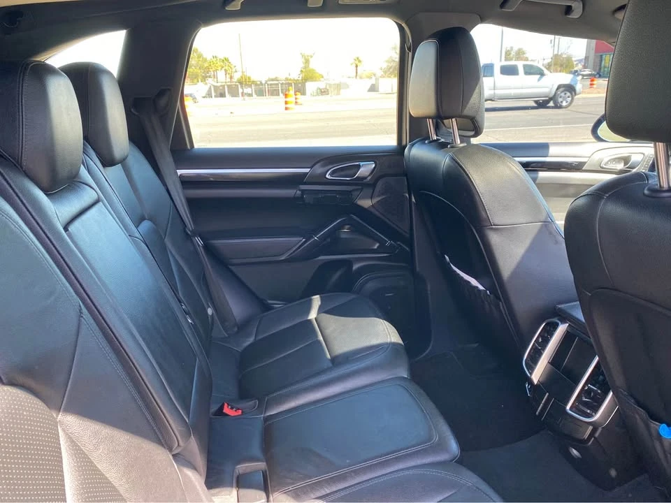 2014 Porsche 958 Cayenne S - Image 9 of 11