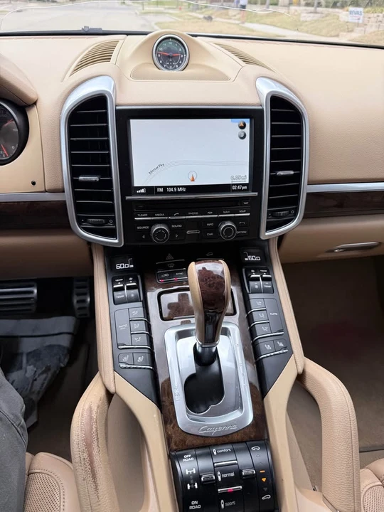 2014 Porsche 958 Cayenne S - Image 14 of 17