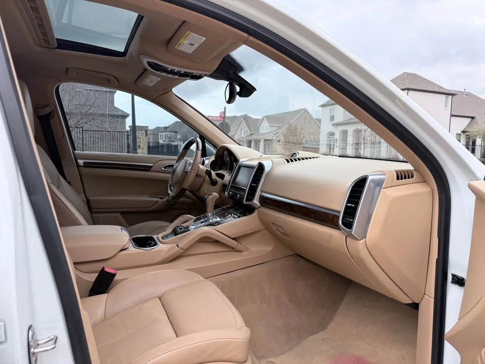 2014 Porsche 958 Cayenne S - Image 9 of 17