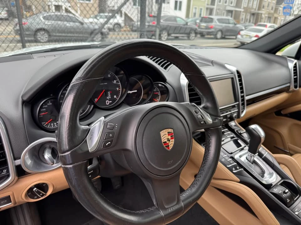 2014 Porsche 958 Cayenne S - Image 6 of 20