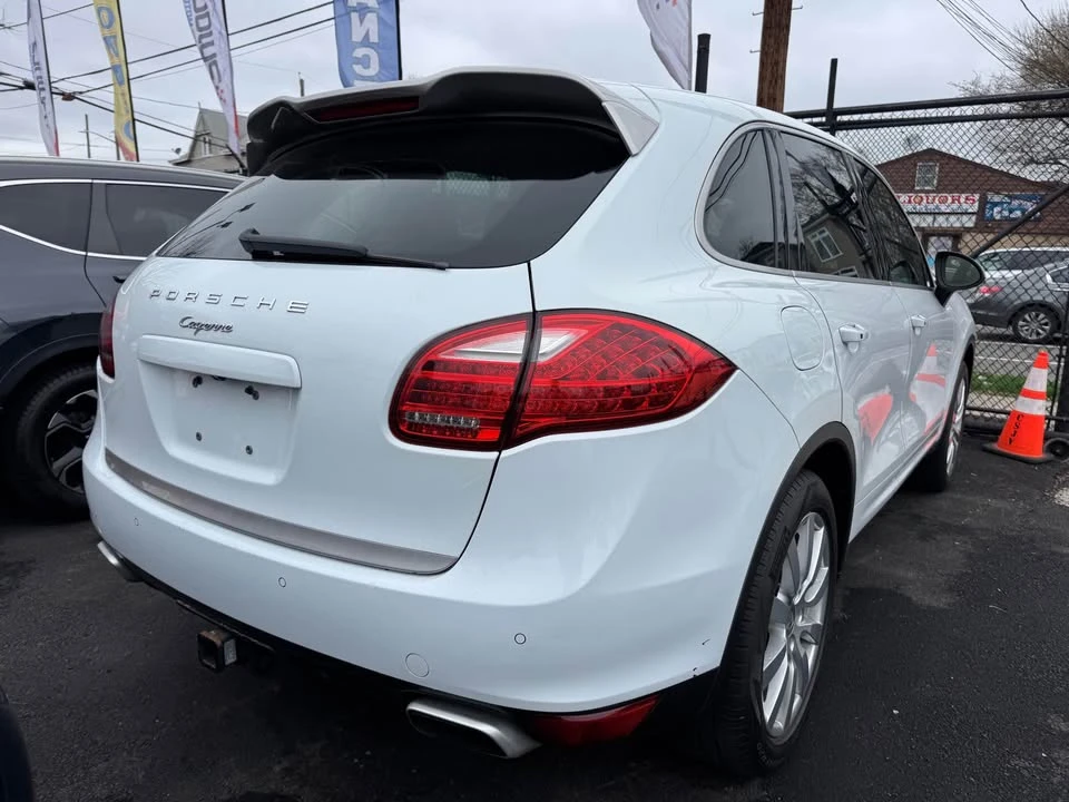 2014 Porsche 958 Cayenne S - Image 3 of 20