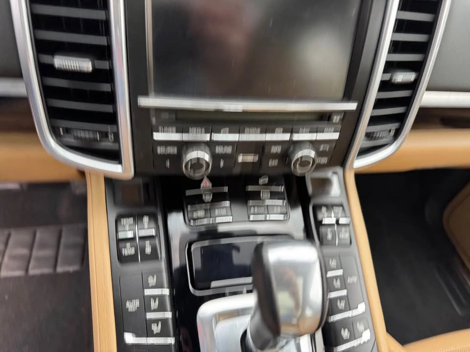 2014 Porsche 958 Cayenne S - Image 10 of 20