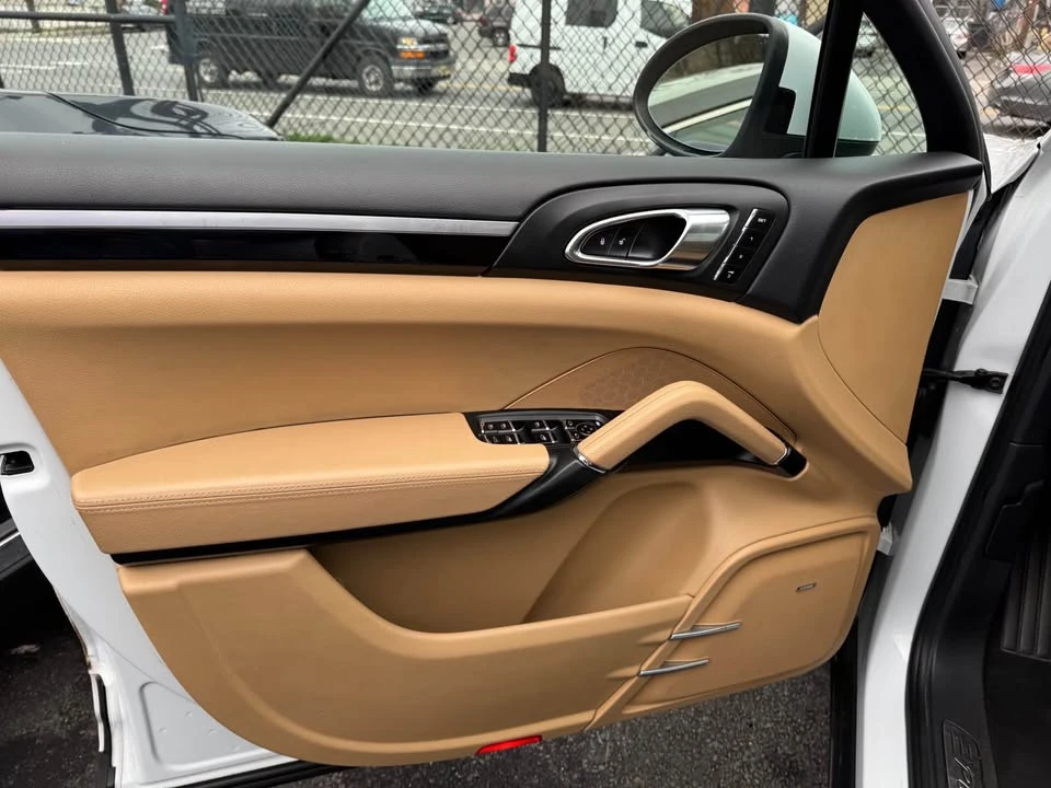 2014 Porsche 958 Cayenne S - Image 4 of 20