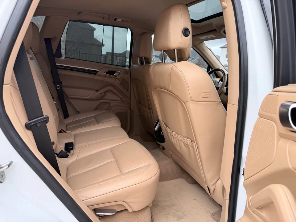 2014 Porsche 958 Cayenne S - Image 10 of 17