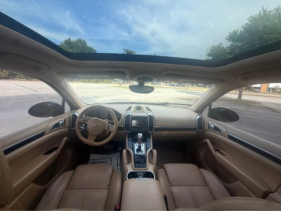 2014 Porsche 958 Cayenne S - Image 8 of 17