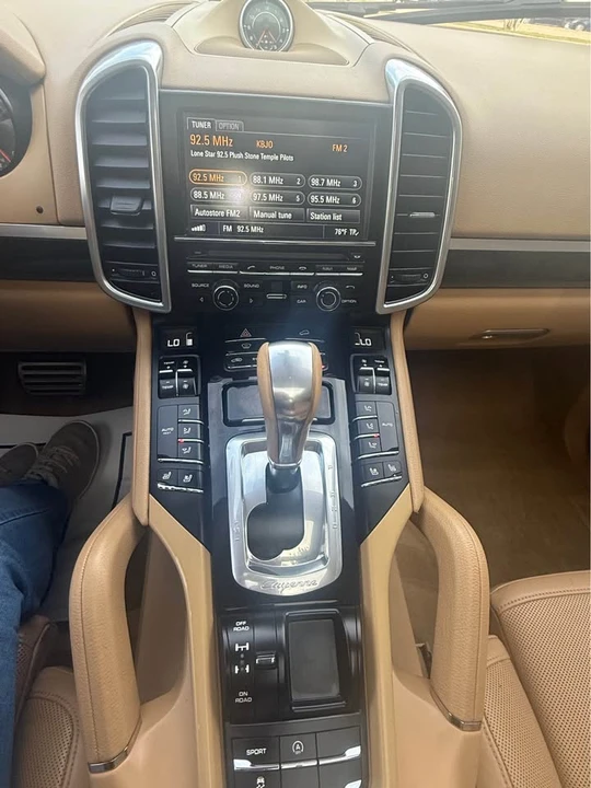 2014 Porsche 958 Cayenne S - Image 15 of 17