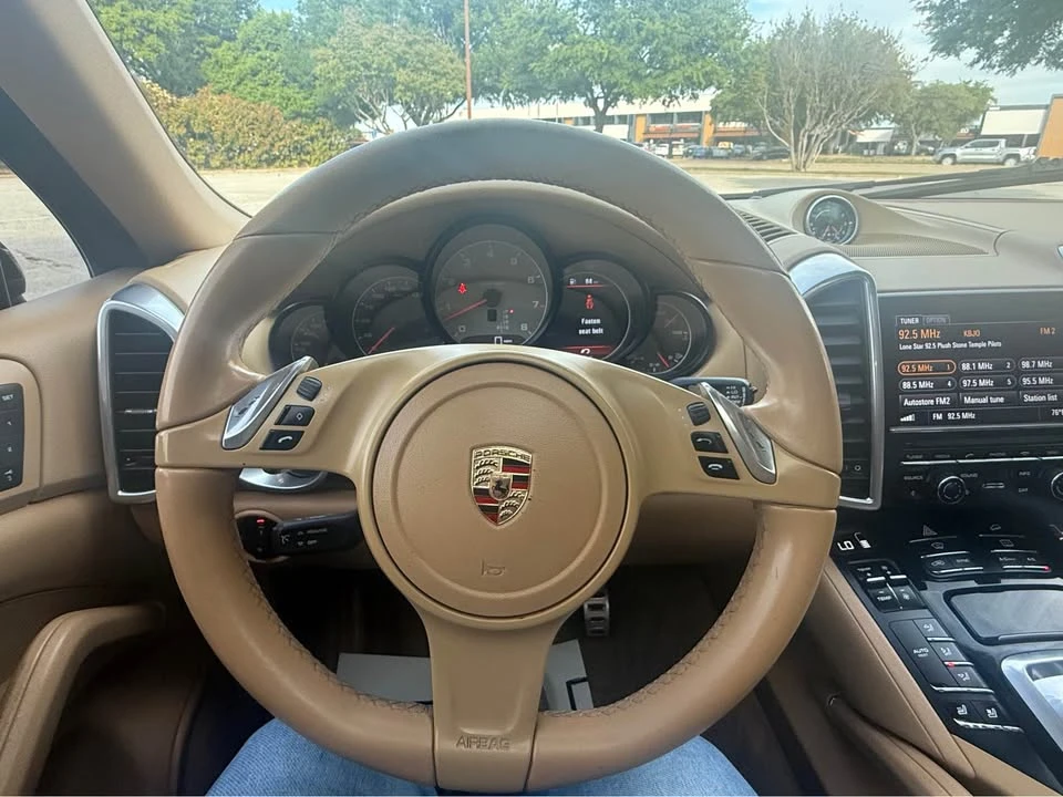 2014 Porsche 958 Cayenne S - Image 10 of 17