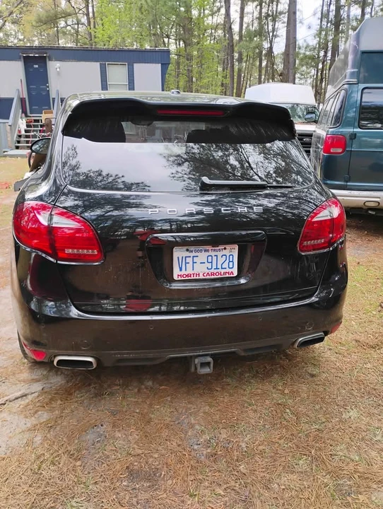 2014 Porsche 958 Cayenne S - Image 2 of 9