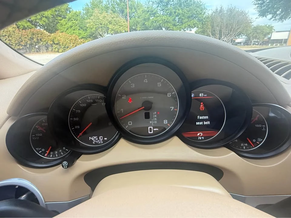 2014 Porsche 958 Cayenne S - Image 16 of 17